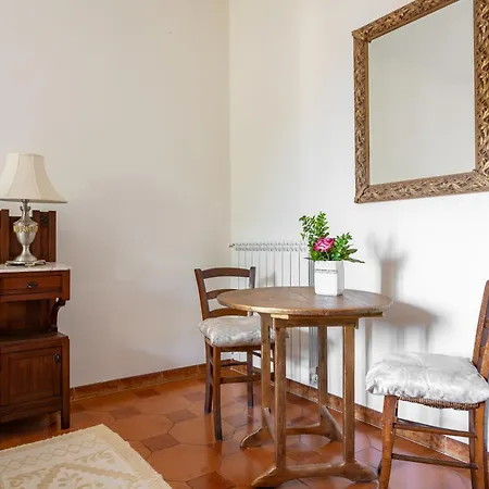 La Mimosa Garden - Parking Available Apartment *