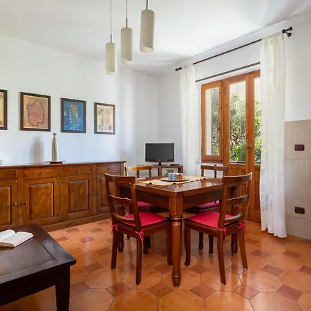 La Mimosa Garden - Parking Available Διαμέρισμα